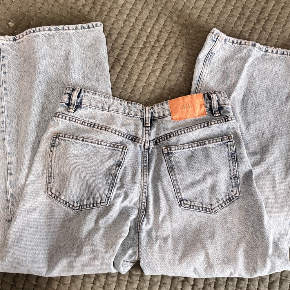 Zara Light Wash Straight Jeans - Pale Blue - Picture 3 of 3